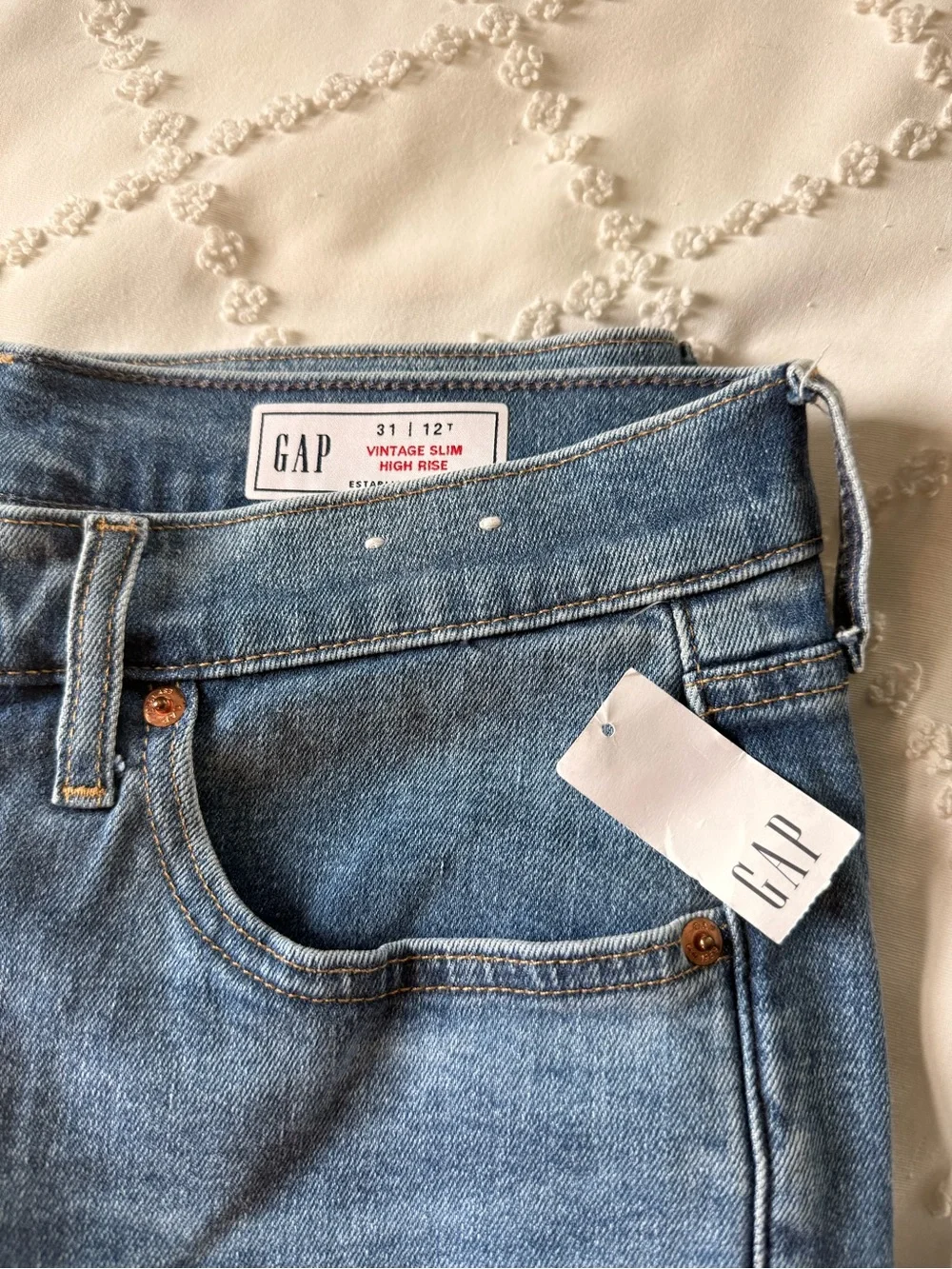 GAP Women's Light Blue Straight Jeans 31 12 Tall NEW - Picture 2 of 4